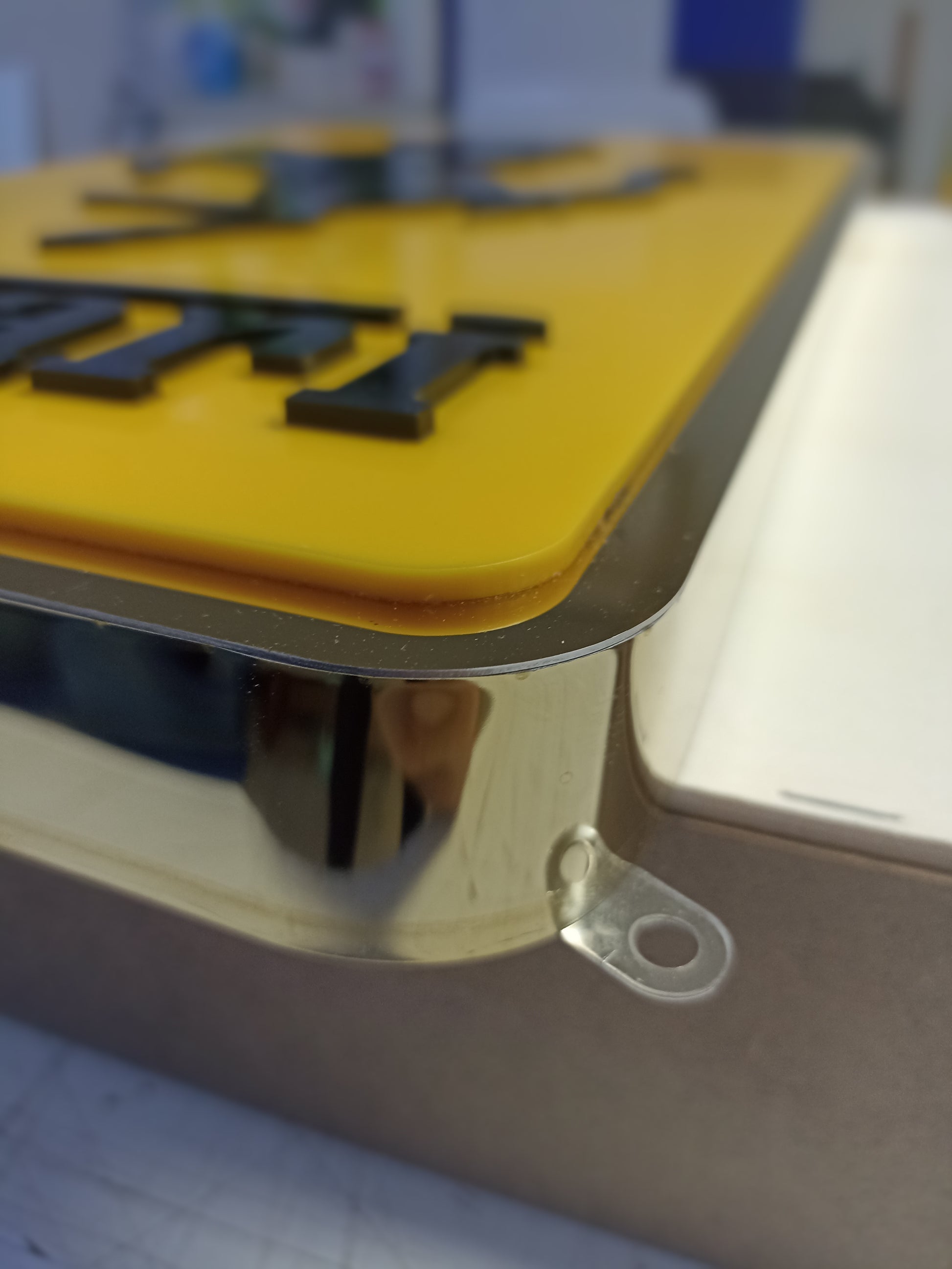 Ferrari Metal Wall Sign Decor – Ferrari Dealership Sign