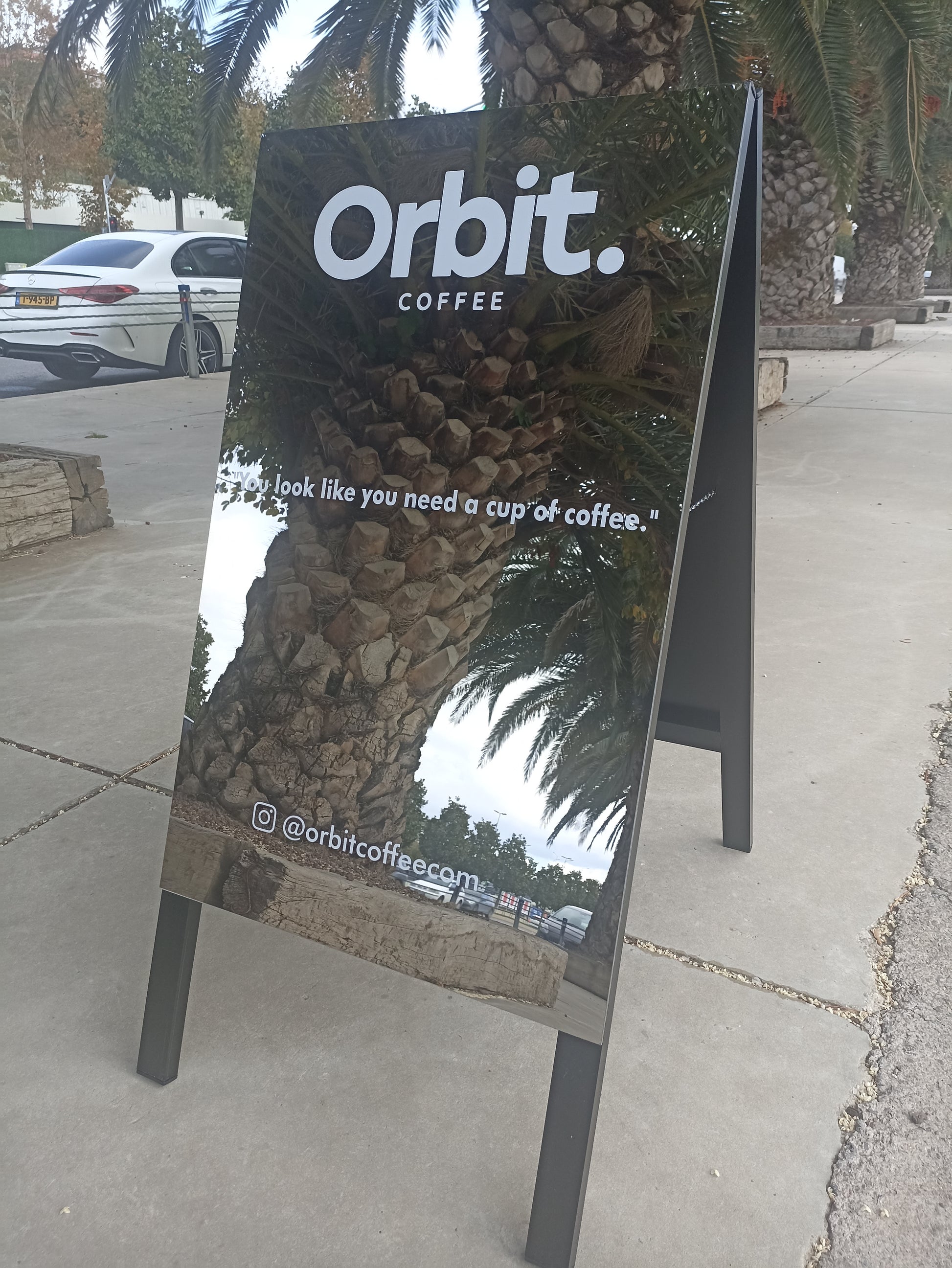 Double-sided mirrored sidewalk sign for storefronts, restaurants, and outdoor advertising, foldable and durable design